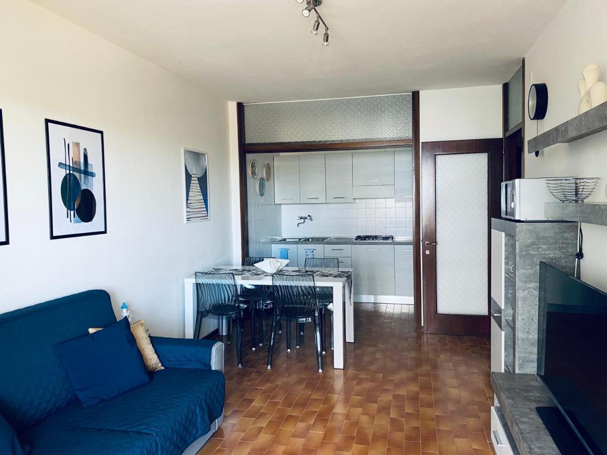 Luna 4 - 176 Apartment Lignano Sabbiadoro Bagian luar foto